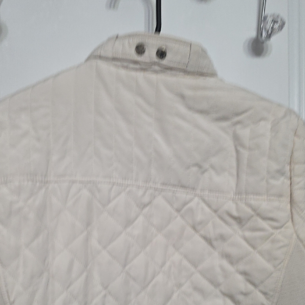Elegant Cream Quilted Women's Jacket - Picture 11 of 14